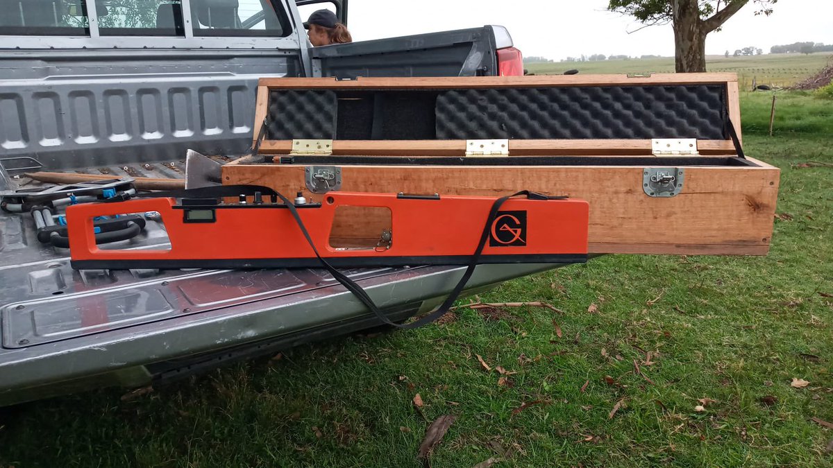 Pablofranjeado's tweet image. Medición de electro conductividad en plataforma experimental de silvopastoreo, una herramienta de alto potencial para entender variabilidad espacial. @FagroUdelar #agroforestry #soils #spatialvariability