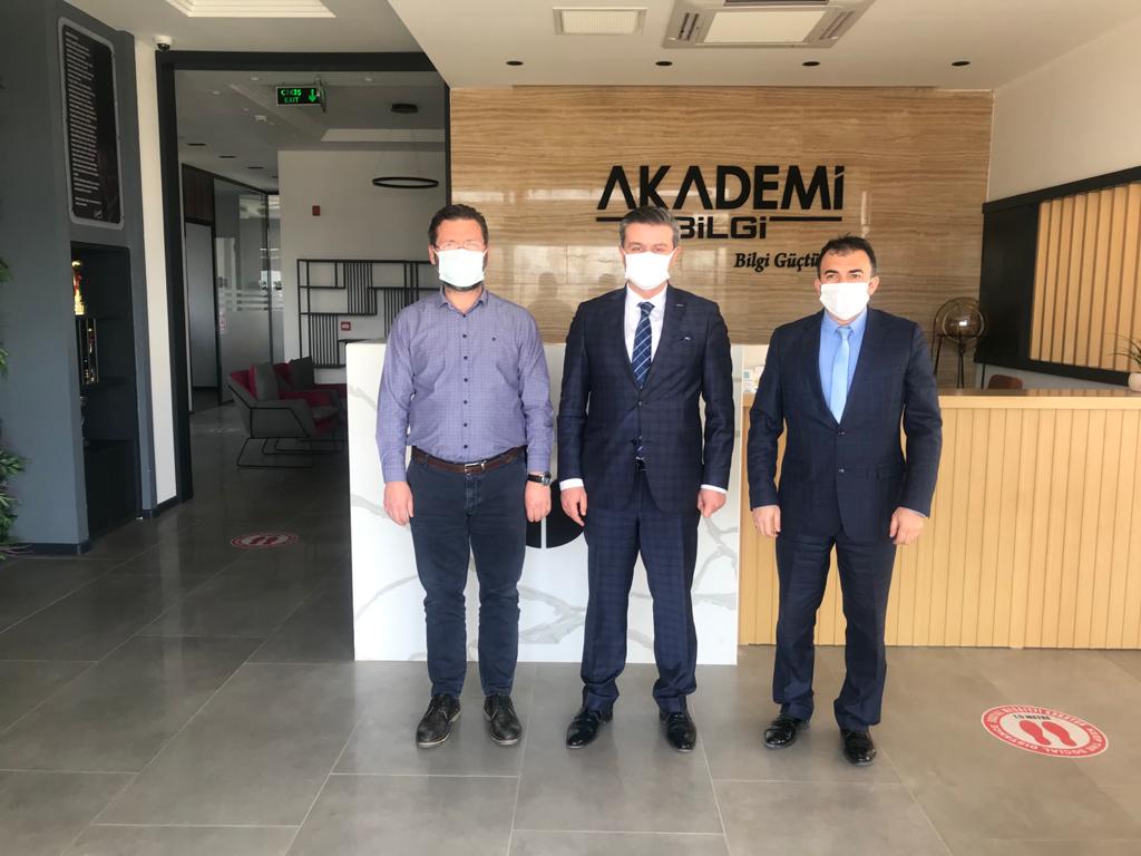 akmeseibrahim's tweet photo. Dinamik Denetleme kapsamında Şube Müdürümüz Uğur Menekşe ile birlikte Bilgi Akademi ve Bahçeşehir Okullarını ziyaret ettik.@gnkeklik @CoskunESEN57 @zulkifdagli https://t.co/BLGvz8NrY8
