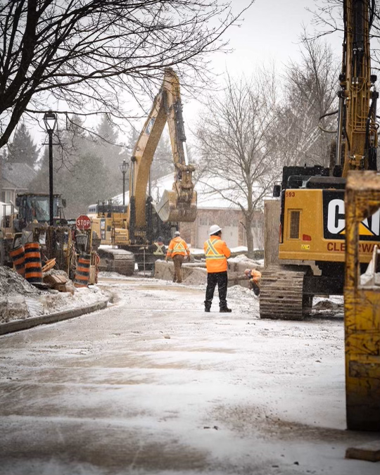 Clearway1973's tweet photo. Rain or shine or snow! Infrastructure maintenance and upgrades don't wait for the weather. #construction #sewerandwatermain #GreatToBePartOfATeam https://t.co/7ec6PqLMy8