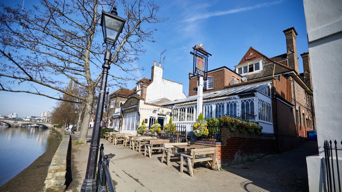 Warmer weather is on the way and we're delighted to announce that we'll be back open from 15 April, Thursday to Sunday, serving takeaway drinks. See you on the river soon!