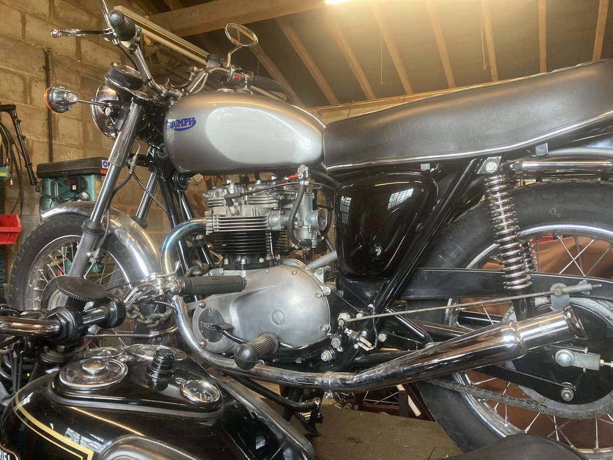 SbSteveb160's tweet image. After much deliberation over low oil pressure on my 1974 triumph tiger 750 I think I’m going to have to strip it down and probably get the crank reground.