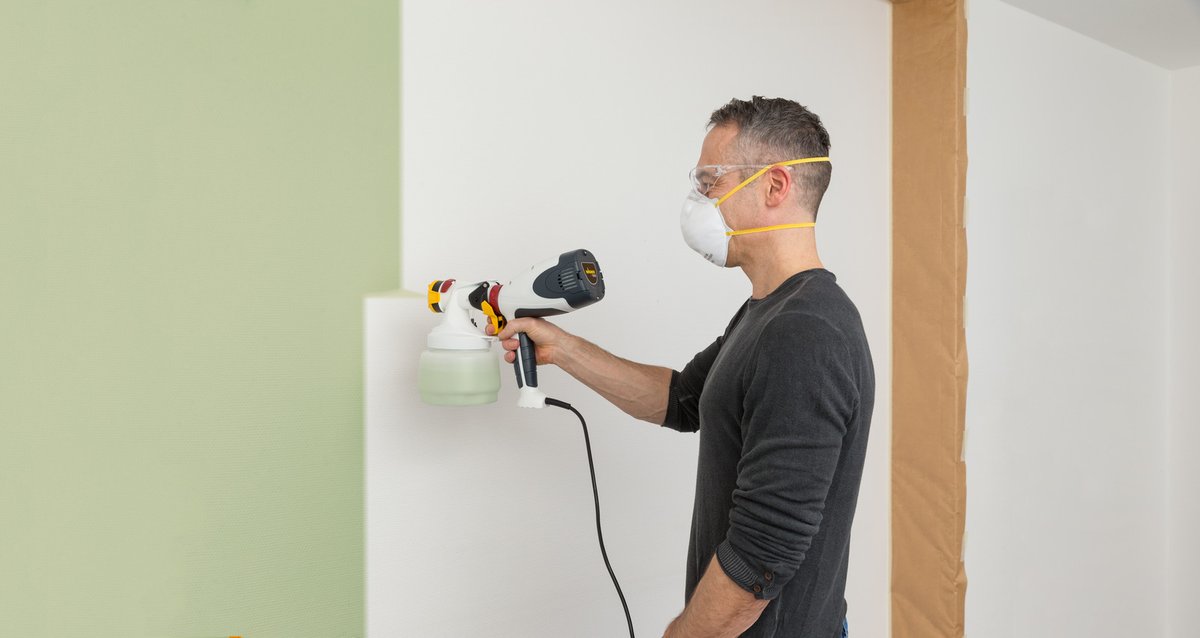 WagnerGroupUK's tweet photo. Don't miss @craigbigbro1 live in 2 hours on @qvcuk showing interior &amp; exterior #PaintSprayer projects for transforming fences, decking, sheds, garden furniture, walls &amp; doors with the WAGNER W400  Universal Paint Sprayer with an additional 800ml spray attachment and extension https://t.co/yiIigl5sE7