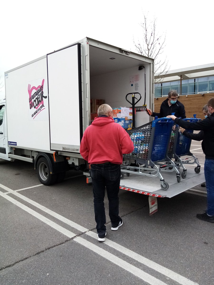 [MOBILISATION]
Quite a pas gagner d'argent avec nos produits autant choisir à qui les donner. 
<a href="/JAVendee/">JA de Vendée</a> et <a href="/FDSEAVendee/">FDSEA Vendée</a>  offrent les produits non rémunérateurs aux <a href="/restosducoeur/">Les Restos du Coeur</a> et payés par nos soins