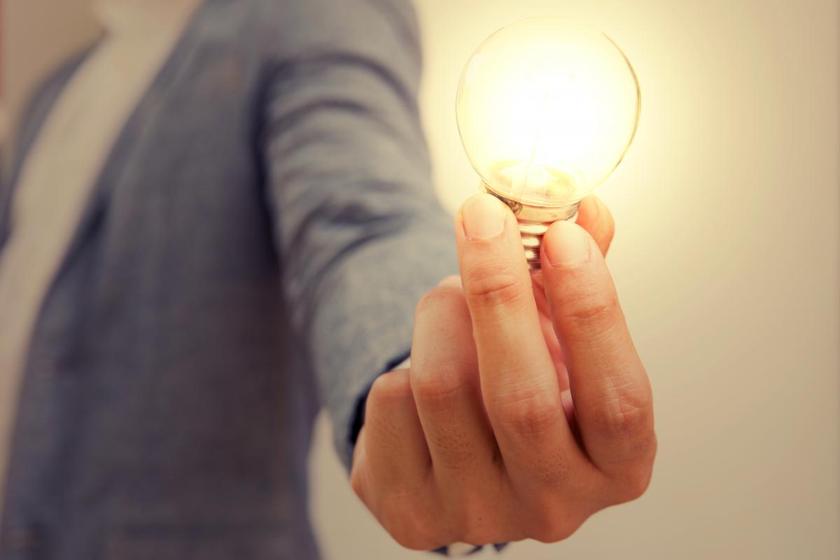 ConnectedDots1's tweet photo. Our tips for how #HR can help strategize early wins for new leaders and managers — plus, discover a key mistake to avoid. #leadership https://t.co/M0COvxXrGI https://t.co/eBxF0vk4rS