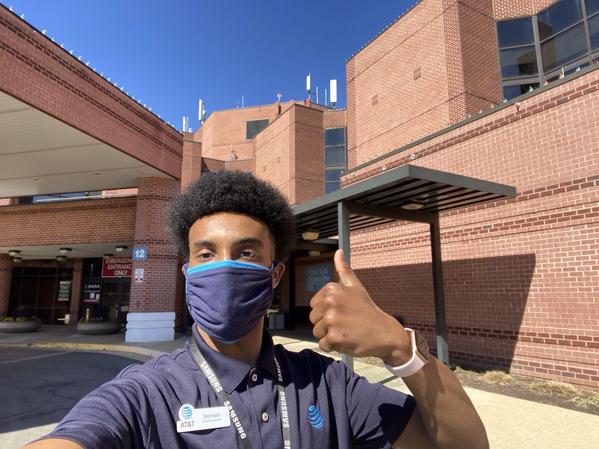 attportablesCVL's tweet photo. @LoganEaves2 @JakeAraghi @VMoncada_ @ATTPortablesEVD The team is eager to drive @FirstNet through our doors here at Centreville Square @attportables https://t.co/96uEukOfmm