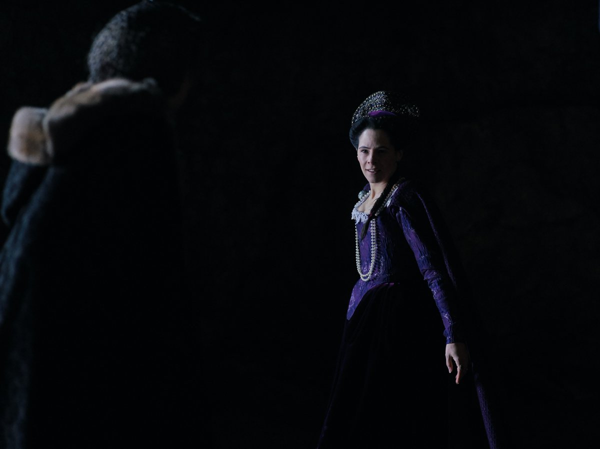 AMCPlus's tweet image. Darkness is falling. An all-new episode of #ADiscoveryOfWitches comes to AMC+ tomorrow.