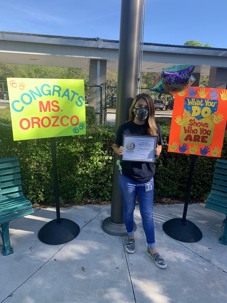 Maureen Thompson tweet media