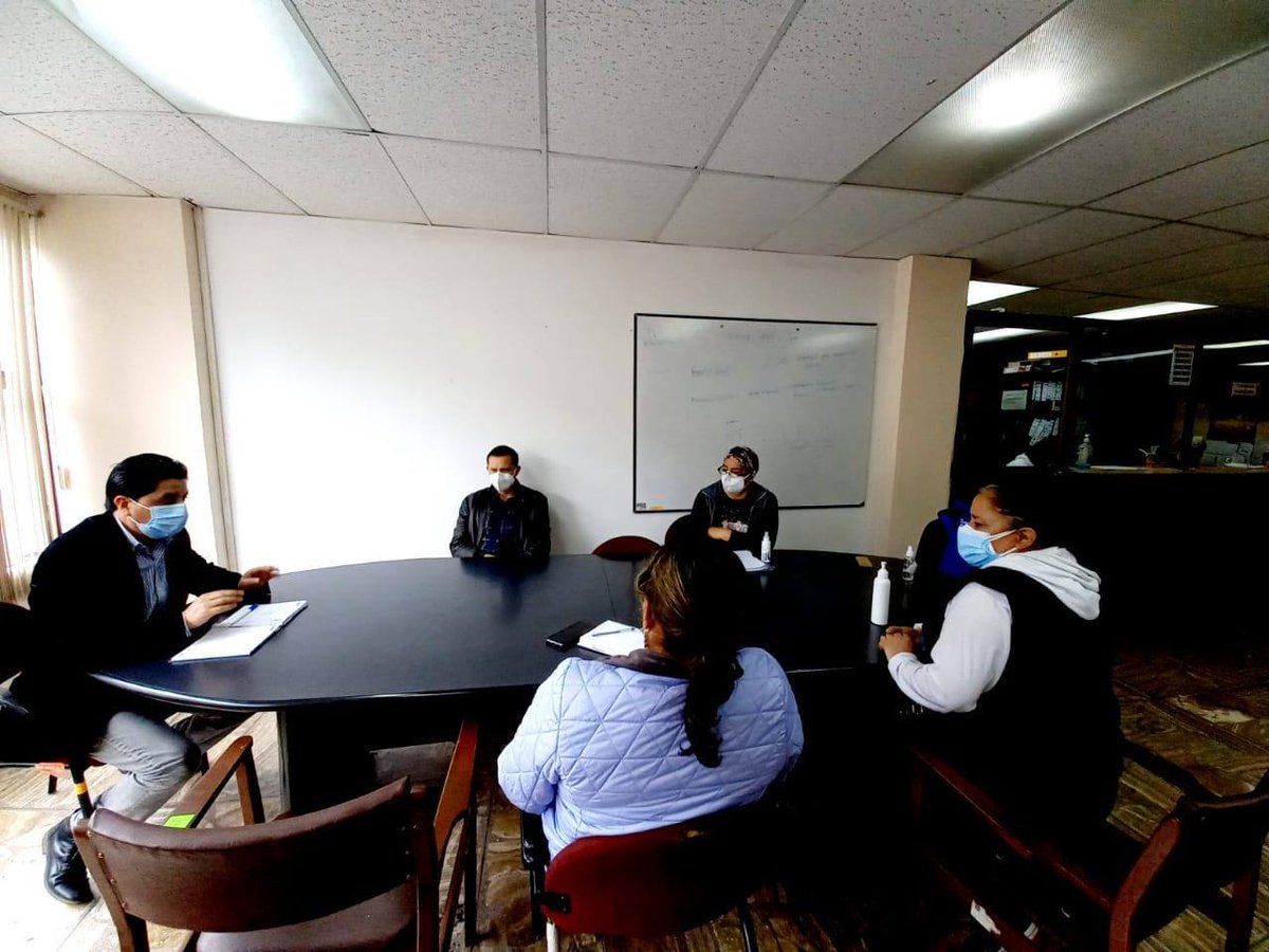 ec_ponton's tweet photo. #Chimborazo, Personal Técnico del MIES Distrito Riobamba 
 mantuvo una reunión de trabajo con Rodrigo Rea alcalde del GADM de Alausí, con el objetivo de velar por el cuidado y salud de los adultos mayores de la unidad de atención.
@TaianoVicente2 
@InclusionEc https://t.co/ac63jN6CyN