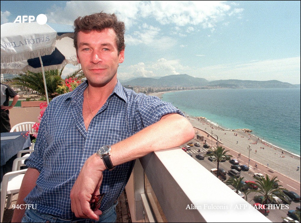 afpfr's tweet image. L'ex-danseur étoile de l'Opéra de Paris et star de la danse Patrick Dupond est décédé vendredi à l'âge de 61 ans des suites d'une "maladie foudroyante" #AFP