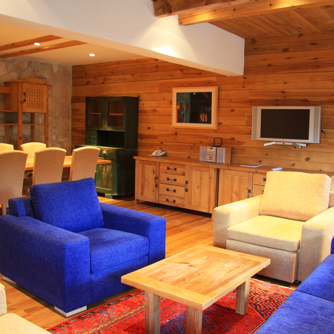 BiancaResort's tweet photo. U Bianci gdje god se okreneš okružen si prirodom. Ušuškani apartmani, oplemenjeni drvetom... za poseban osjećaj ugodnosti i topline.
☆☆☆☆☆ BIANCA RESORT &amp; SPA 
👇
🔹https://t.co/hXlsgserdE🔹
☎+382 20 863 000
📧reservations@biancaresort.com
***
#mountain #spa #Sparesort https://t.co/Zyfz1WFohH