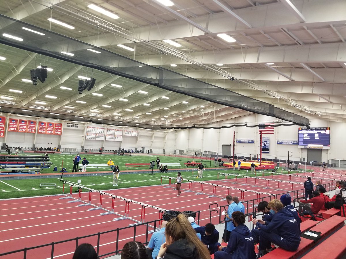 vutrackcoach's tweet photo. Getting ready to kick off the NJCAA indoor national championships with Chase Knoblett in the heptathlon! Go 🔥VU🔥 https://t.co/yE3tW8Urwc