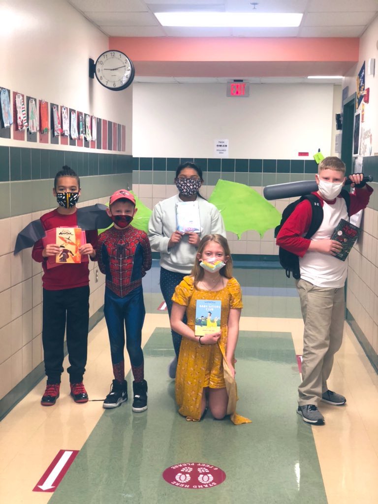 Pearson_Ponies's tweet photo. Book Character Parade!! 📚 Dress as your favorite book character. 📖 #PearsonPride🔴⚫️⚪️ https://t.co/r7OYKnafct