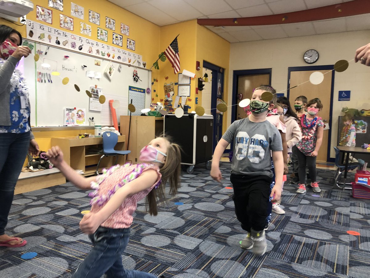 KriegmontSES's tweet photo. Too much joy to quit posting now! #WeAreMadisonBlue ☀️ https://t.co/MjO4XAx9nD
