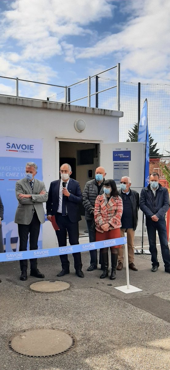Savoie Connectée a inauguré ce jour le NRO de#Ruffieux et lancé ses 1ères lignes #FTTH raccordables en zone #AMEL en présence de <a href="/HGaymard/">Herve Gaymard</a>  <a href="/alainweill/">Alain Weill</a> <a href="/lionelrecorbet/">Lionel Recorbet</a> <a href="/JuliettePart/">Juliette Part</a> @CovageSUD_EST #fibre bit.ly/3e92uKh