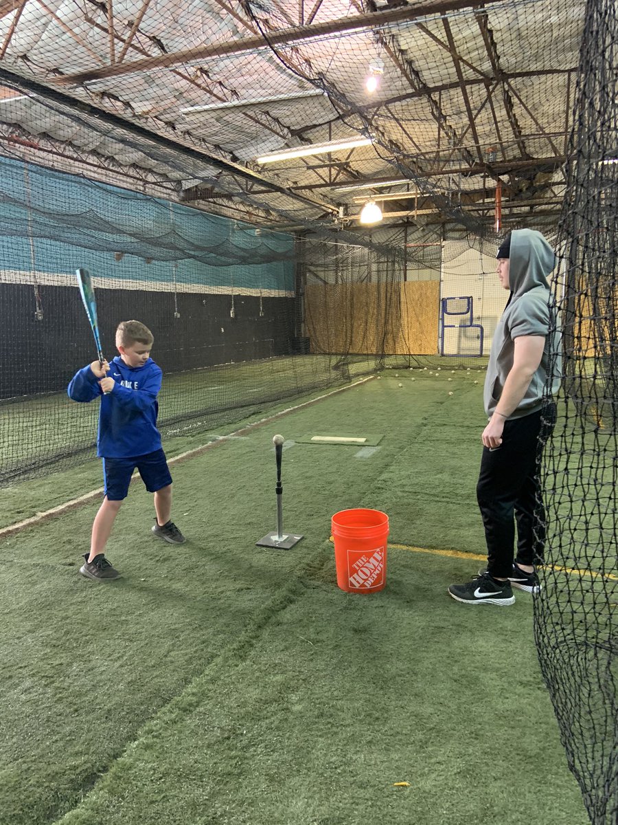 FairfieldMarlin's tweet photo. Marlins Alumni Passing the torch! Big S/O @cboring05 for the hitting session with our friend Ian Bader! We all got a lot better together #MarlinFAM #ThisIsTheWay https://t.co/z4ZMamxXFV