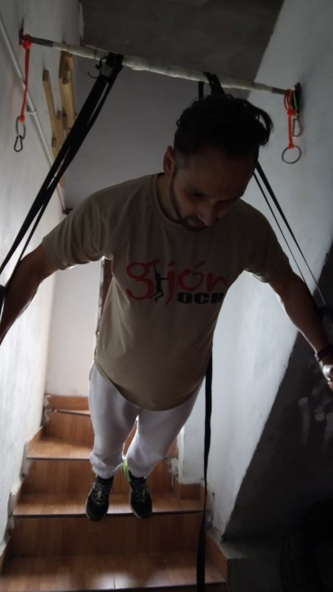 JosMaraMolano1's tweet image. #Ringtime #Embajadorfarinato a espera de que por fin nos llegue la semana que viene el remo, toca darle a la #calistenia