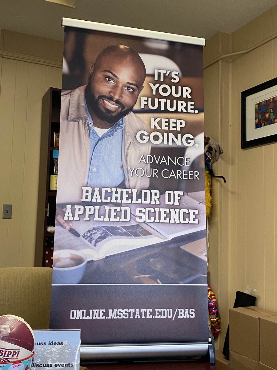 Hanging out with <a href="/TJBradford1/">T.J. Bradford, Ph.D.</a> on this Maroon Friday! If you want to learn more about MSU’s Bachelor of Applied Science degree, come on by, and let us tell you about it! 🤗 online.msstate.edu/bas/