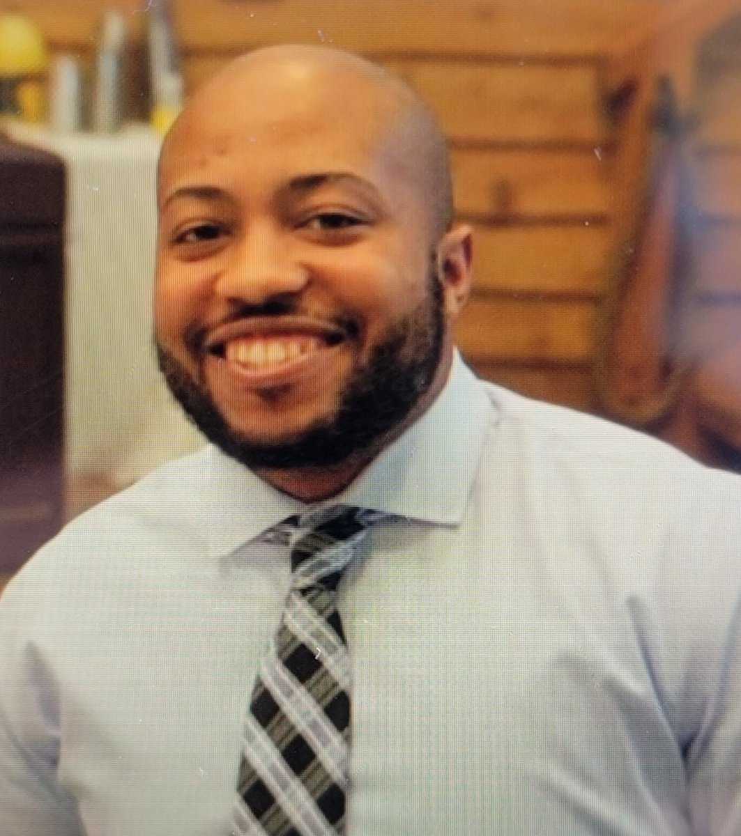 Happy employee Appreciation day!!  I appreciate my co workers and my team as a whole, but specifically Xavier Rivers!!  Since he began with IHX his drive is remarkable...inspiring,  and positive!!! <a href="/AmberAdkins1989/">Amber Adkins</a> <a href="/SoutheastIHX/">Southeast Hustlers IHX 👑🔆</a> #SoutheastIHX