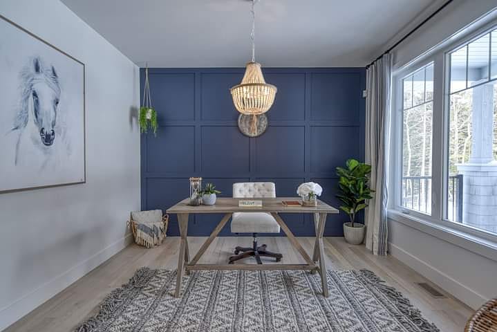 StonewaterHomes's tweet photo. One of our favorite #HomeOffice spaces. Apparently a blue office is supposed to encourage productivity? We'll take it. #HaleNavy #HomeOfficeGoals #CustomHome
See more of this home ➡️ https://t.co/08VeJPdj8Y
#StonewaterHomes #BetterValueByDesign #CustomBuilder #DreamHome https://t.co/IKMYHBhrqp
