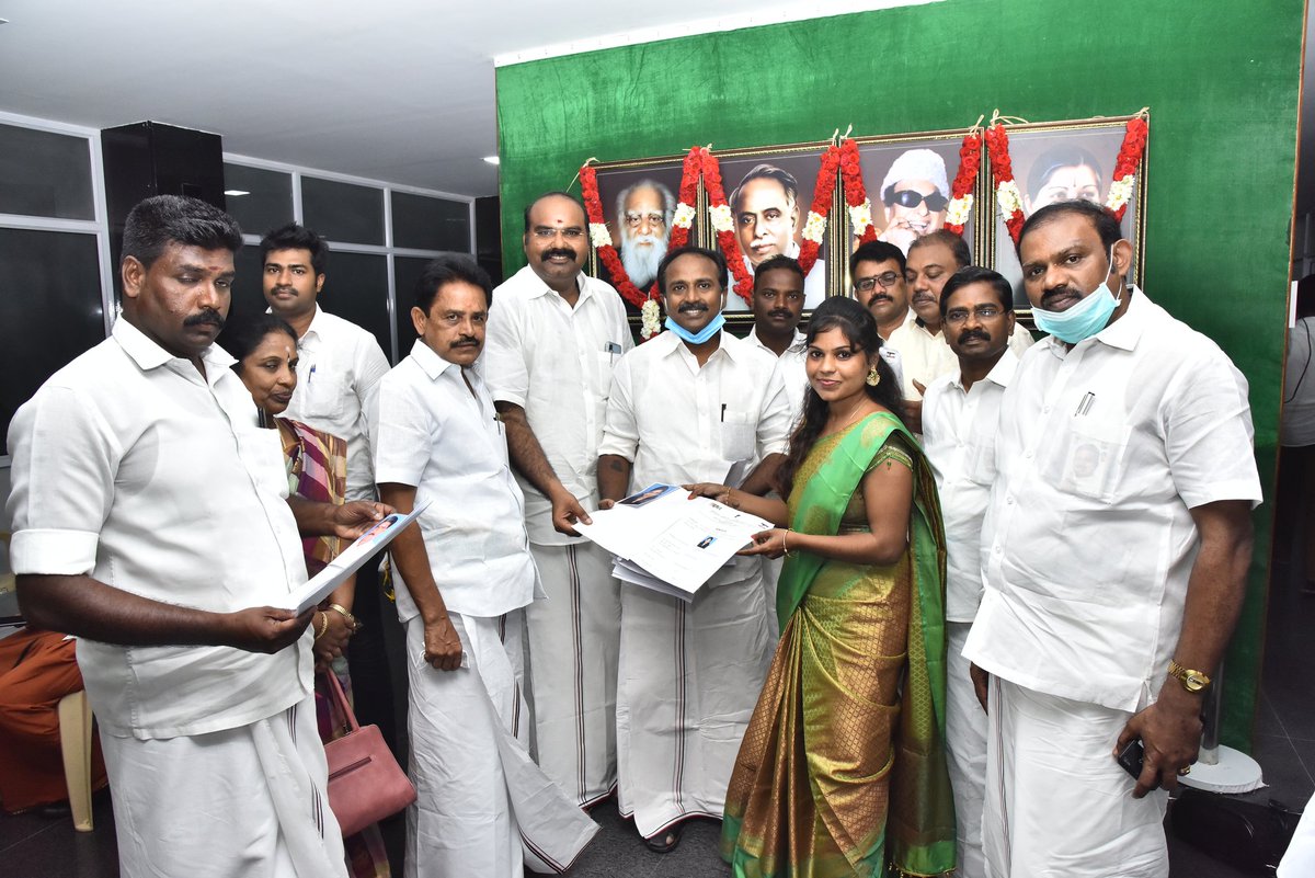 DeophilJ's tweet photo. #திருச்செந்தூர்

தூத்துக்குடி மாவட்டம் திருச்செந்தூர் சட்டமன்ற தொகுதியி��் போட்டியிட விருப்பமனு அளித்தேன்...

#AMMK | #TTVDhinakaran https://t.co/qkgbTfCGdD