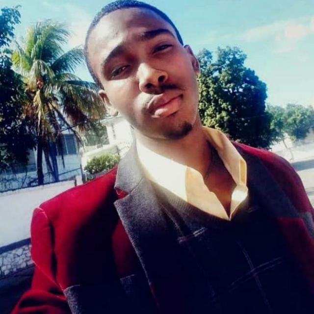 mrlrcs's tweet photo. #NouvellePhotoDeProfil https://t.co/ZcHMVgk55I