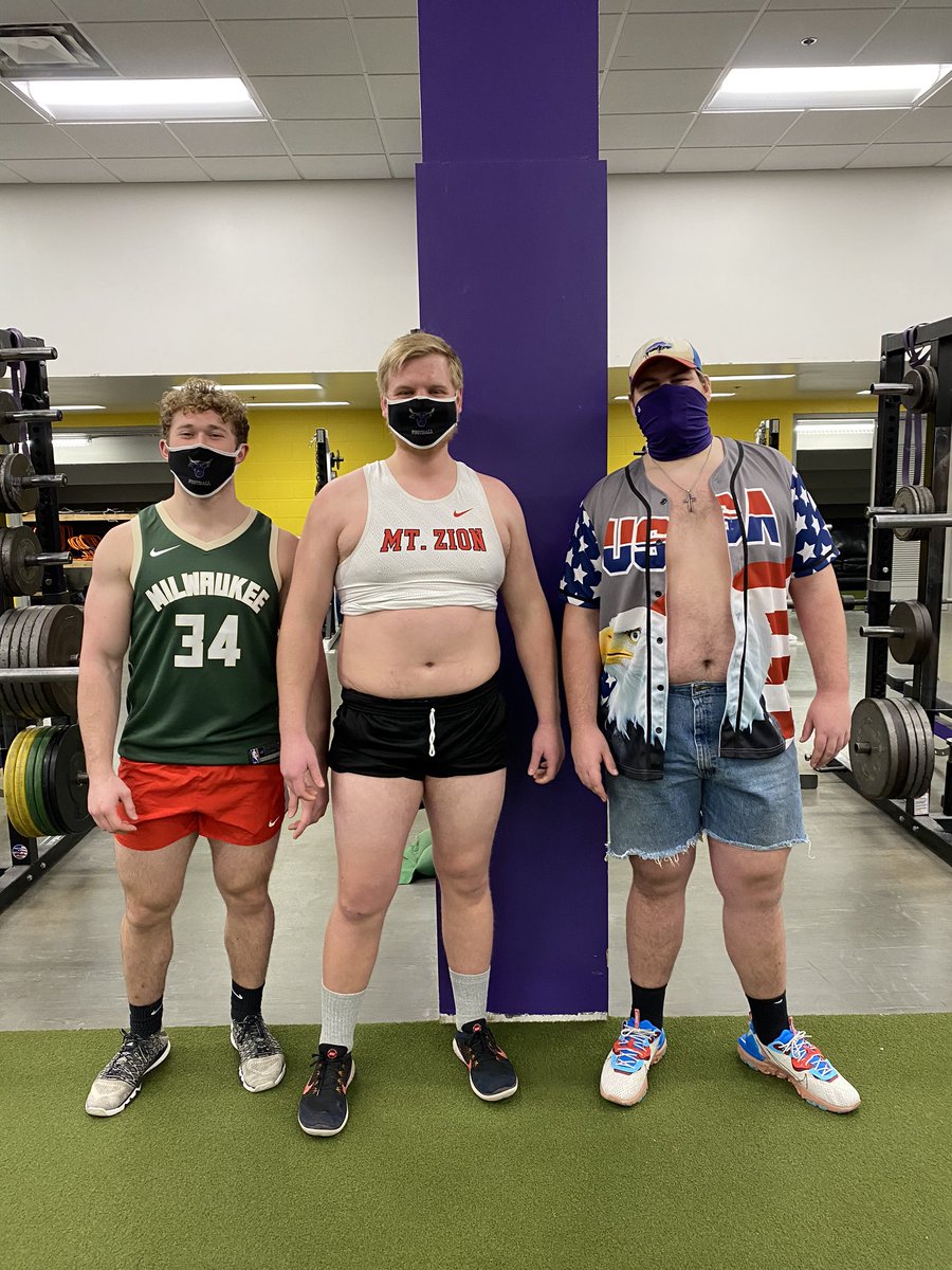 maverick_scoop's tweet image. Finalists from the 2nd Group were @Trevdog_Marq @EProdzinski &amp;amp; @mtzdavis4 The winner of the 2nd Group is....@EProdzinski #WhereIsTheBeach1-0