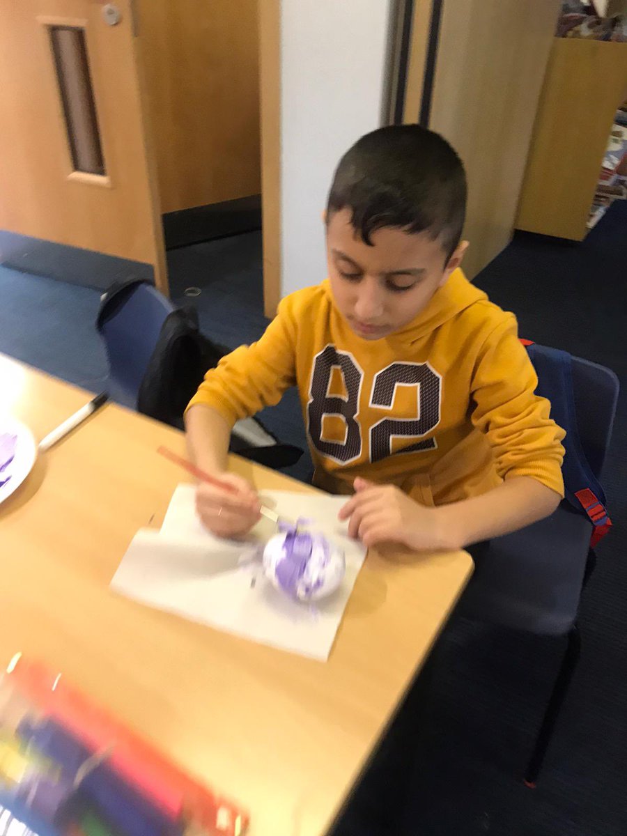 KingsOakSchool's tweet photo. What a busy few days with Miss Agnew in P3. Designing bookmarks, entering our Book Cover Design Competition, Surveys on favourite books and getting creating by designing potato book characters!
@WorldBookDayUK @KingsOakFH #KingsOakP3 https://t.co/3q7LZGgMzV