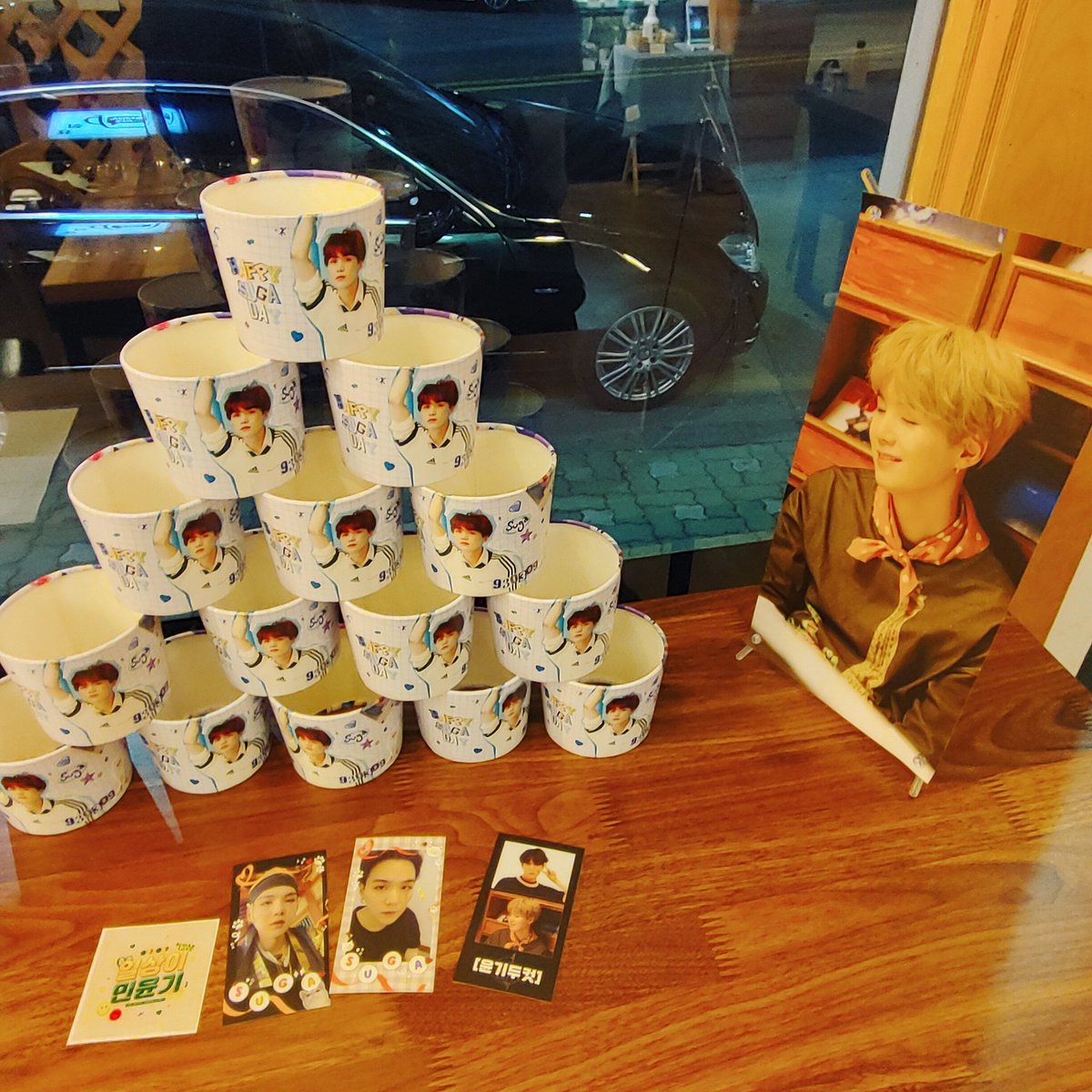 Belloshi_jim's tweet photo. 2. ์ฝค๋ง์นดํ(COMMA CAFE)
์ญ์ธ ์๋ฏธ๋ง์ ์๋ฏธ๋ค์ด ์์๋ค๊ตฌ, ์ฌ์ง ์ฐ์ ๋ ์ฐ๋ฆฌ ๋ฏผ์ ์น ์ ์ฐ์ด๋ฌ๋ผ๋ฉฐ ์๋ฆฌ ๋น์ผ์ฃผ์
์ ๊ฐ์ฌํ์ด์(๊ฐ๋)๐์ฌ๋ฌ๋ถ, ์ธ ์คํฌํฐํ ์ค๊ธฐ๋ณด๊ณ ๊ฐ์ฌ! ์ค๋ฌผ ์กฐ๋
ใ
ใ
@0yoongi309 ๋ฉ์ง ์ด๋ฒต ๊ฐ์ฌํด์!๐
#ํ๋์นดํ #์ฝค๋ง์นดํ #Commacafe
#์๋ฏธ์_ํผ์คํธ๋ฌ๋ธ_์ค๊ธฐ์ผ_์์ผ์ถํํด https://t.co/6pFyZPlkWg