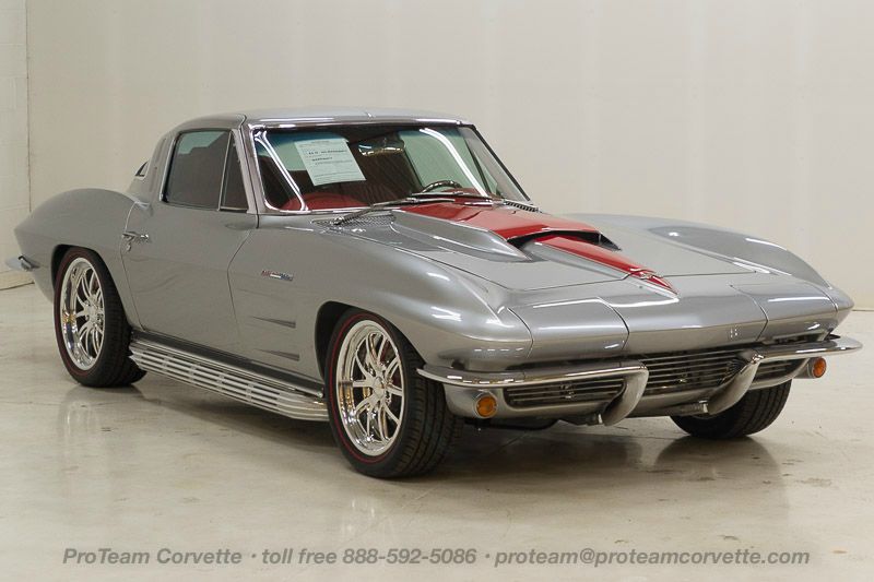 ProTeamCorvette's tweet photo. Hello Sweet Saturday. We meet again.
I must say you wear it well.
#SaturdayVibe and a #CorvetteLife https://t.co/Mje84DjafI