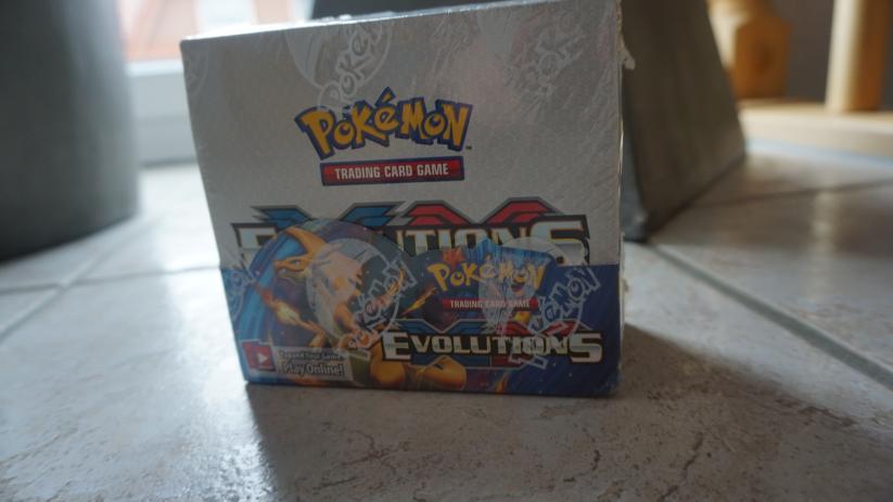 Hey Leute, das Display ist da und damit steht der Stream fest! Am Samstag den 13.3 um 17 Uhr startet das Opening! Viele Streamer haben ein Pack gekauft! Für die Zuschauer haben wir natürlich auch 1 Pack, welches im Stream verlost wird! Streamer die dabei sind gerne Kommentieren;)