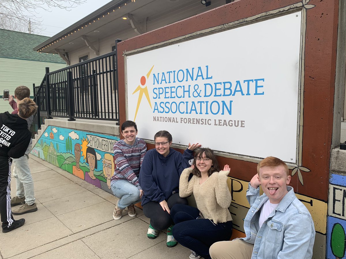 singersyd101's tweet photo. happy national speech and debate day!! this program has changed my life tremendously and i can’t believe all the amazing memory’s i have got to create over my 6 years of speech❤️ youll always have my heart 4n6❤️❤️ @speechanddebate @bshsnsda #nationalspeechanddebateday https://t.co/2HpGVTA48A
