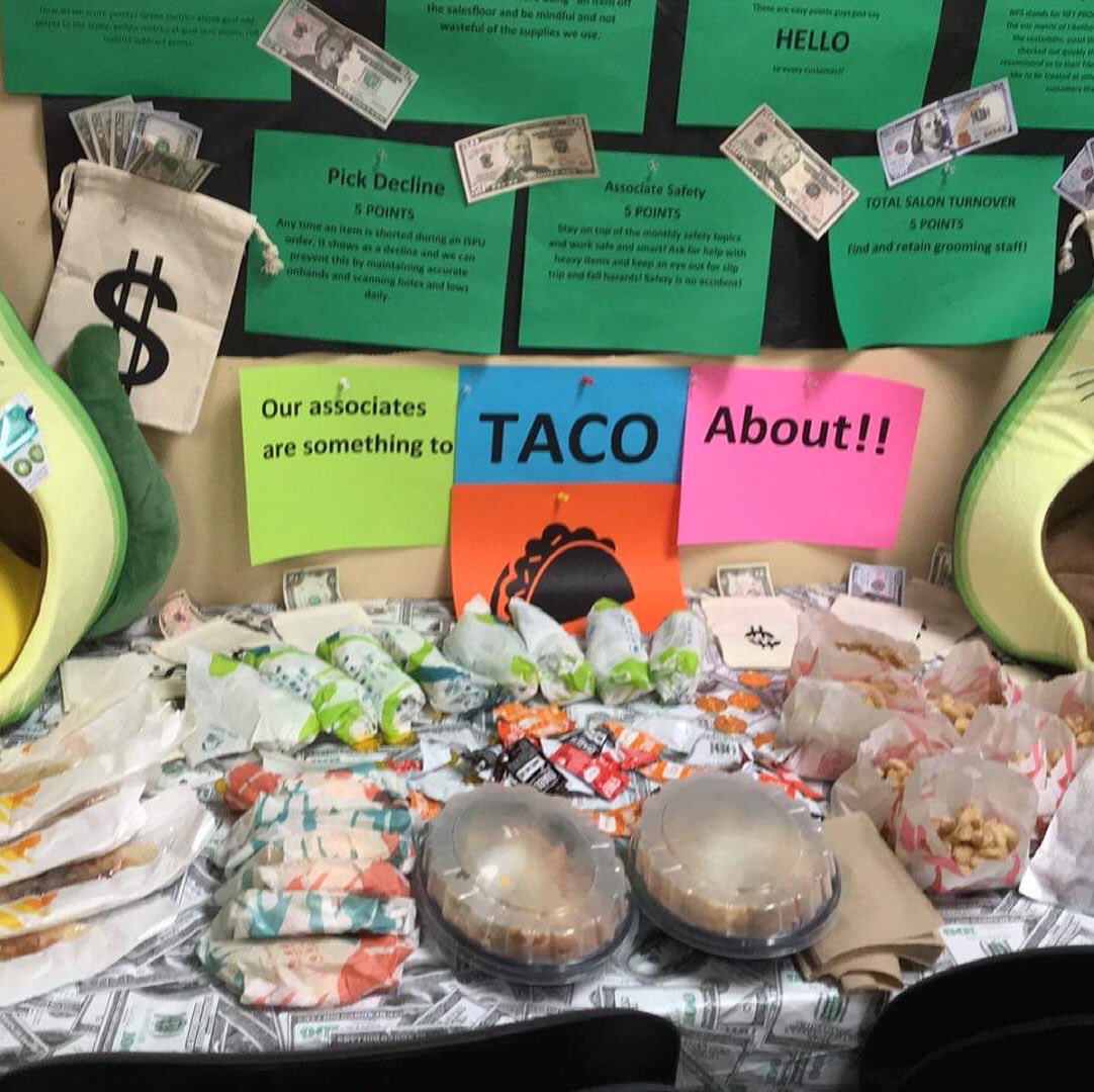 PetSmart2384's tweet photo. Associate appreciation day. Our team is something to TACO bout. #persmartroanoke #petsmartparties #tacos #EmployeeAppreciationDay https://t.co/g27TenBZAw