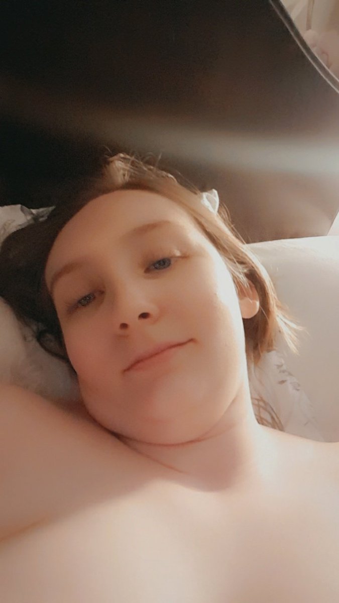Rose93w's tweet photo. Would love to reach 400 followers! Would love to be able to surprise a lucky fan 😜 https://t.co/dEQMOTDgNN