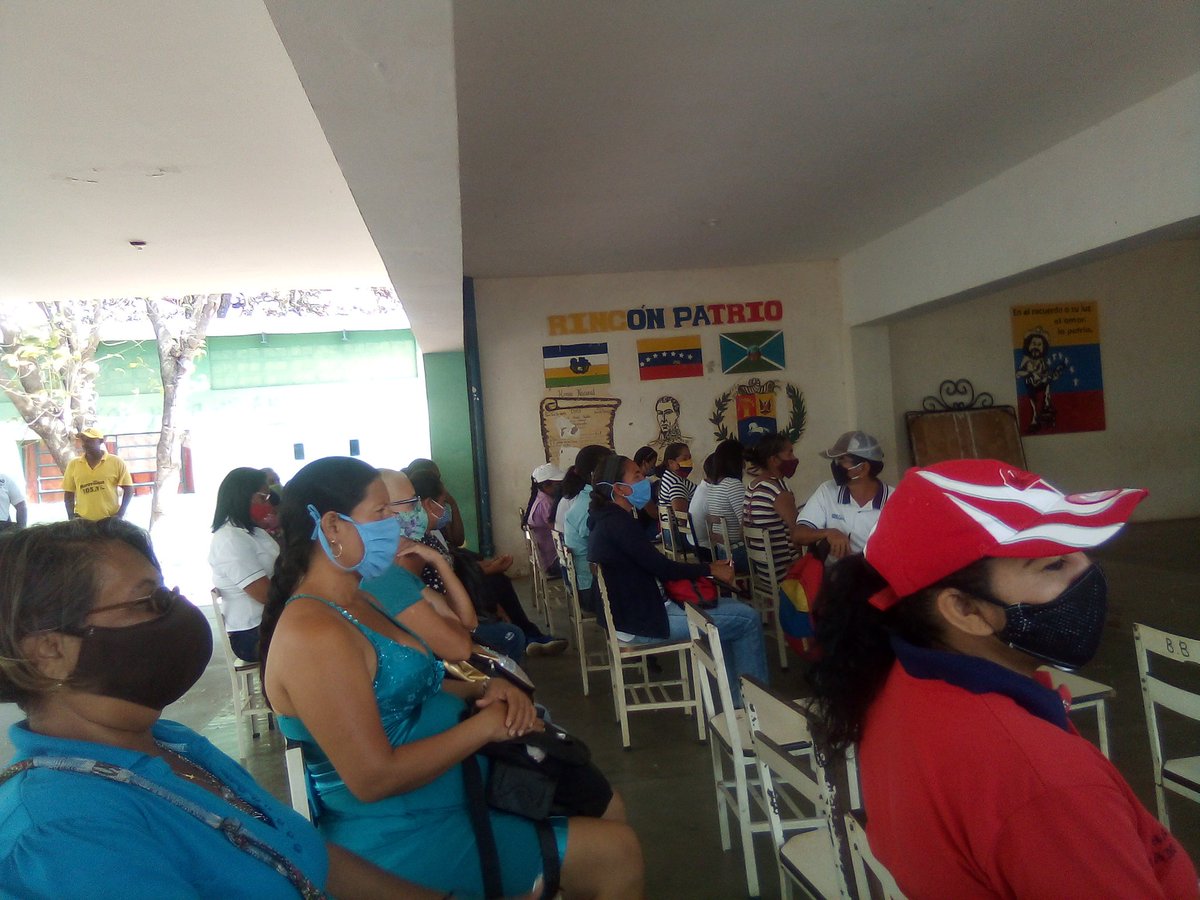 Rjgarcia17g's tweet photo. FUNDABIT presente en el Congreso Pedagógico Municipal, realizado en el Grupo Escolar Chaguaramas https://t.co/Gvox60lV9d