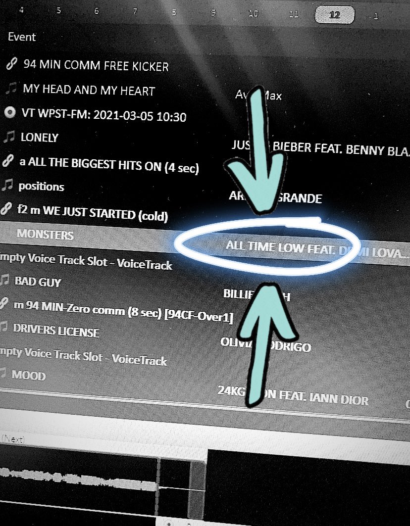 so excited to see and talk about one of my favorites on the freakin radio! congrats <a href="/AllTimeLow/">All Time Low</a> 🎙🎧