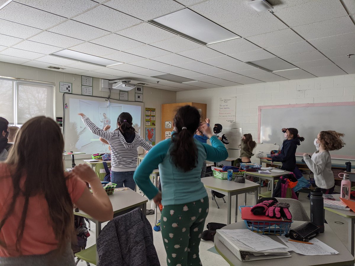 MmeKNT's tweet photo. Day 5 @Luv2Groove! On aime danser en 5e année! @StLukeNepean #ocsbArts #BoogieBreak https://t.co/VTalBQcIOW