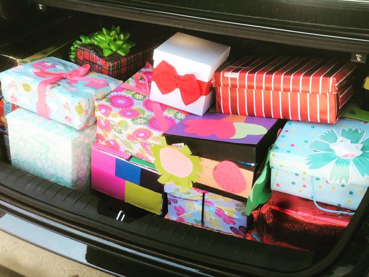 Kudos to our Agents of Change students at @NewRenCavaliers for participating in @UnitedWayBC #DayofCaringBroward! They decorated and filled 22 shoe boxes with toiletries for Broward Partnership. 

#choozpeace
#browardprevention
#browardschools
#LIVEUNITEDBroward