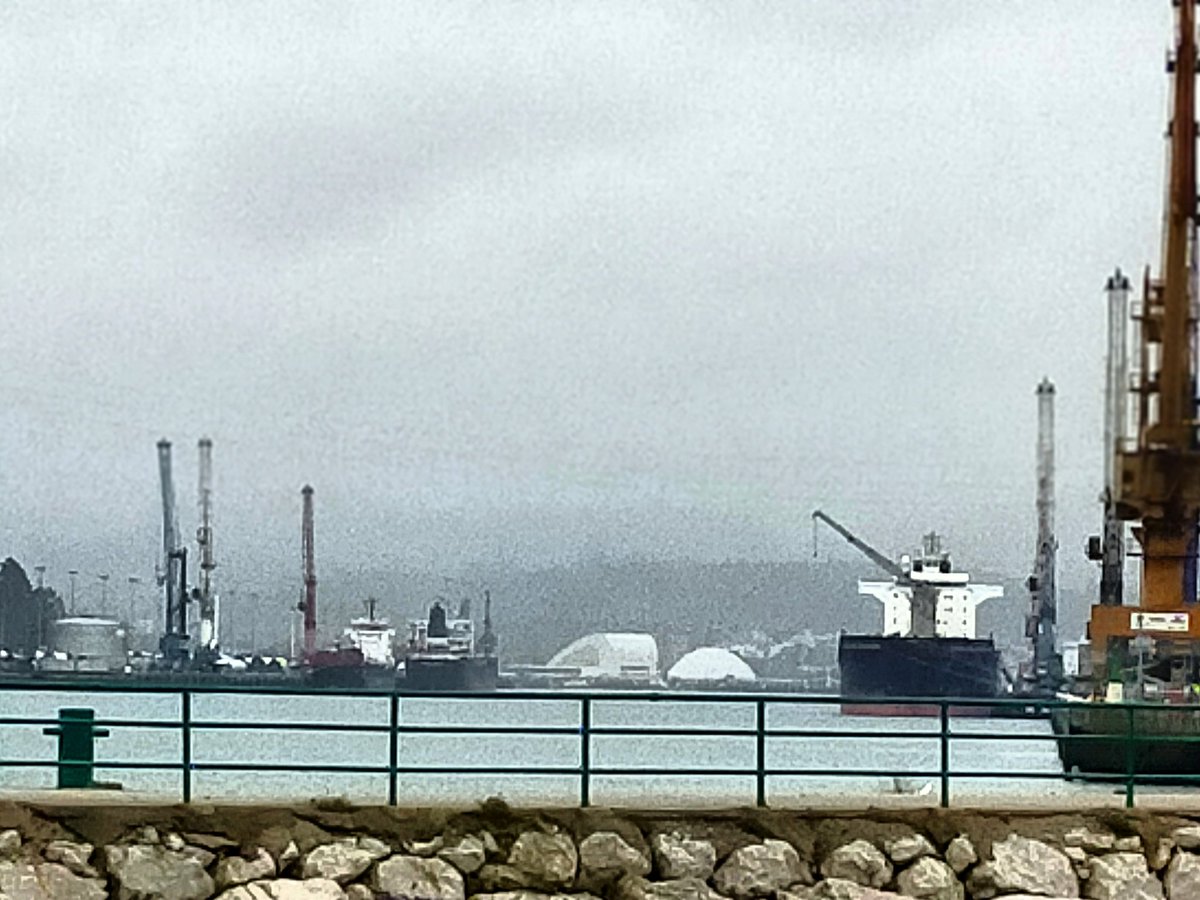 🌊⚓Saludos desde la curva🚢 de #Pachico 👋 <a href="/CentroNiemeyer/">Centro Niemeyer</a>