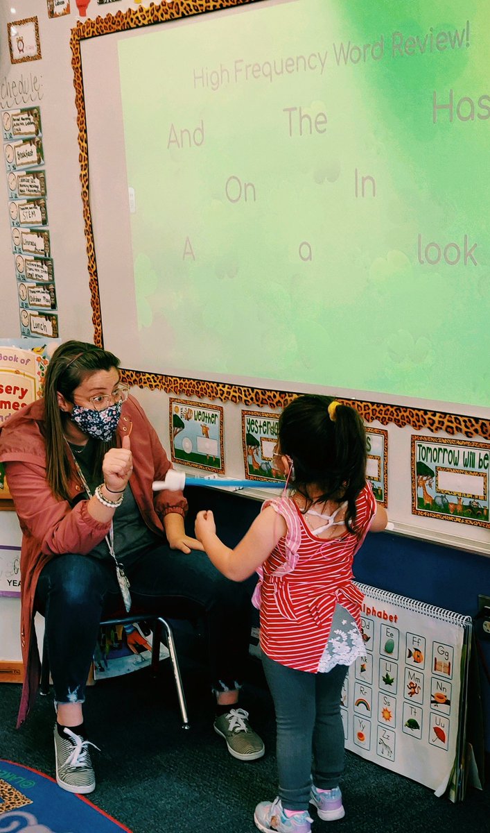 CannellaDhh's tweet photo. Working on those High Frequency Words in #PreK! #DeafCan #Literacy #CometCountry @MsLawrencePreK @CannellaElem https://t.co/NNIEEJUO84