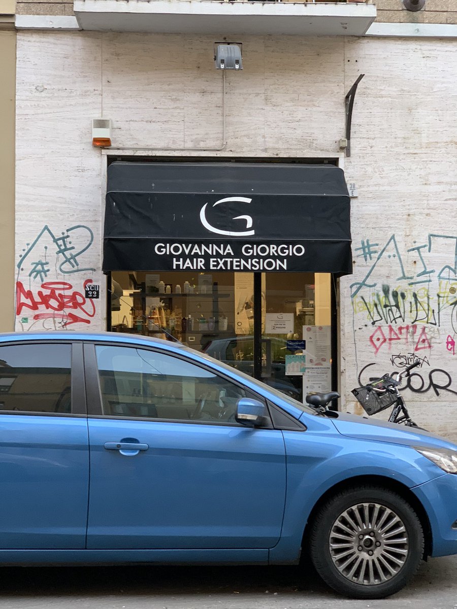 mrcolaz's tweet photo. When I was fifteen, sixteen When I really started to do haircut I definitely wanted to become a hairdresser #DaftPunk #giorgiobymoroder #moroder https://t.co/rQIu6tjEl7