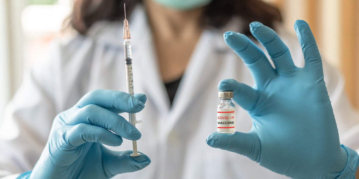 CNOSF's tweet photo. Place des #sagesfemmes dans la stratégie vaccinale : un décret autorise la profession à prescrire et vacciner contre la COVID-19. Plus de détails ➡️https://t.co/xnmfYu0jYB https://t.co/bH3txFFNWd