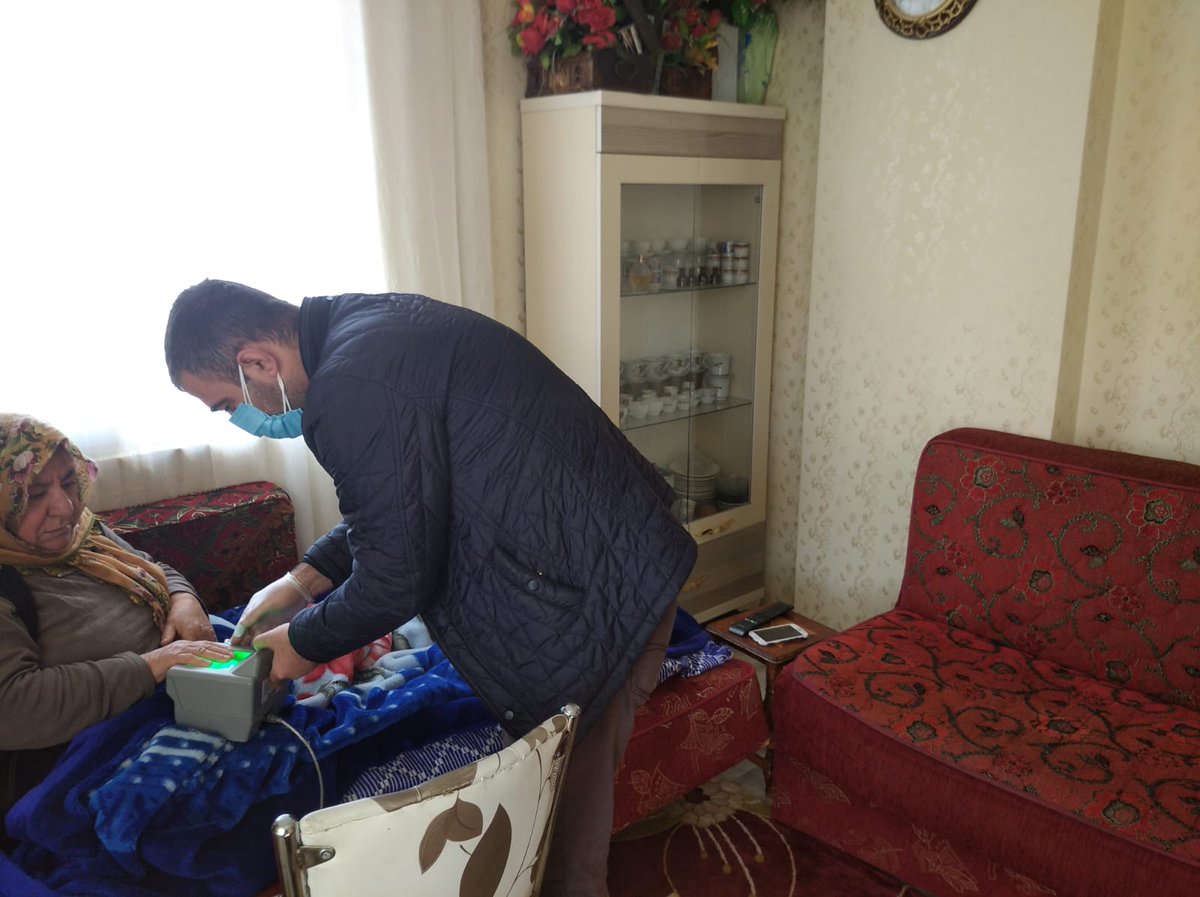 Karaköprü Nüfus Müdürlüğünde Çalışan Arkadaşlarımızla Beraber 75 Yaş Ve Üstü Hasta,Yatalak Olan Yaşlılarımızın Kimlik Değiştirme İşlemini Gerçekleştirmiş Bulunmaktayız.Böyle Bir Hizmetin Olduğu İçin Karaköprü İlçe Nüfus Müdürlüğüne Mahallem Adına Teşekkür Ederim.