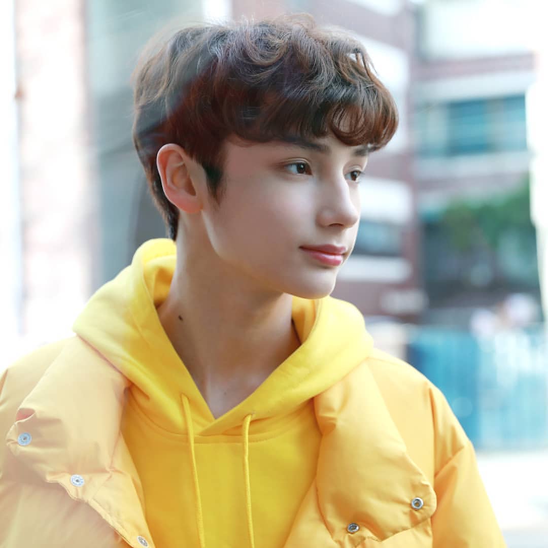 ThXTeam_twt's tweet photo. The 𝗻𝗲𝘄 boy band of 𝟮𝟬𝟮𝟭
INTRODUCING OUR MEMBERS:
OUR 𝗟𝗜𝗧𝗧𝗟𝗘 𝗕𝗢𝗬 (✯ᴗ✯) HUENINGKAI
GROUP BY @LunaryEnt
#THxTM #COMINGSOON
#HUENINGKAI #3rdMEMBER https://t.co/aw9d3ogkcn