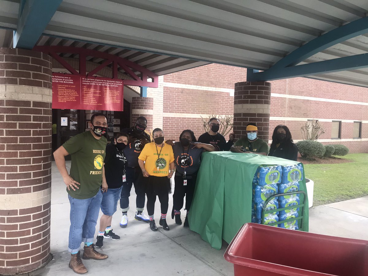 Carroll Elementary Library (@carroll_lmc) on Twitter photo The amazing Carroll staff giving out cases of water to our community <a href="/Aldine_FACE/">Aldine ISD Family and Community Engagement</a> <a href="/aldinelibraries/">Aldine ISD Libraries</a> <a href="/CarrollES_AISD/">Carroll Elementary</a> The amazing Carroll staff giving out cases of water to our community <a href="/Aldine_FACE/">Aldine ISD Family and Community Engagement</a> <a href="/aldinelibraries/">Aldine ISD Libraries</a> <a href="/CarrollES_AISD/">Carroll Elementary</a>