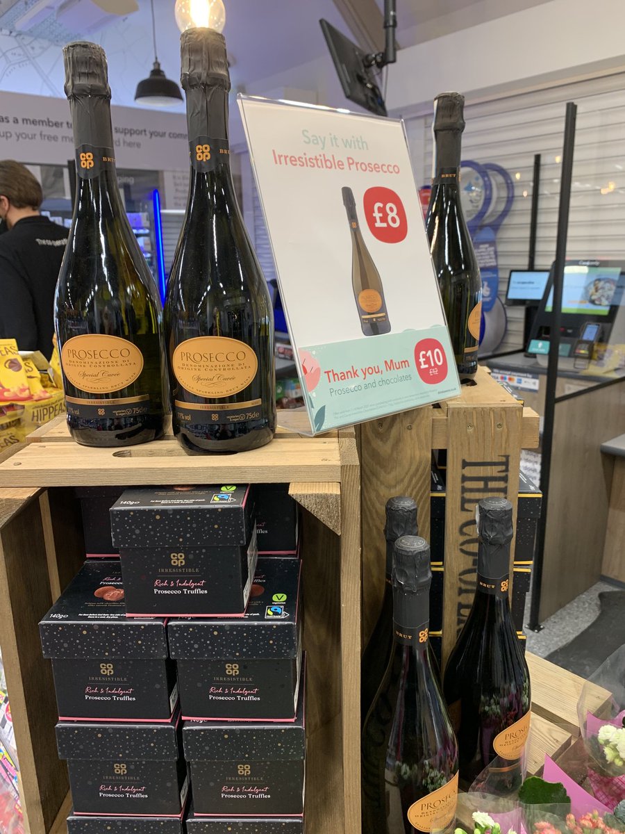 LeeMullis91's tweet photo. Mother’s Day starting to take shape at Grendon ⁦@AdrianD93465562⁩ ⁦@ClaireKoziol⁩ ⁦@grahamwren2⁩ ⁦@PaulalanDennis⁩ https://t.co/xVkdDMggRB