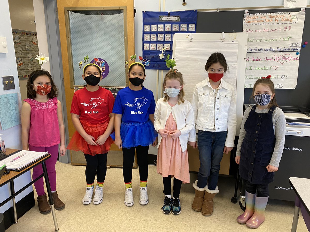 mscappa303's tweet photo. Some Dr. Seuss characters found their way into our classroom this morning! #parkavepride https://t.co/v83MkDmmWS