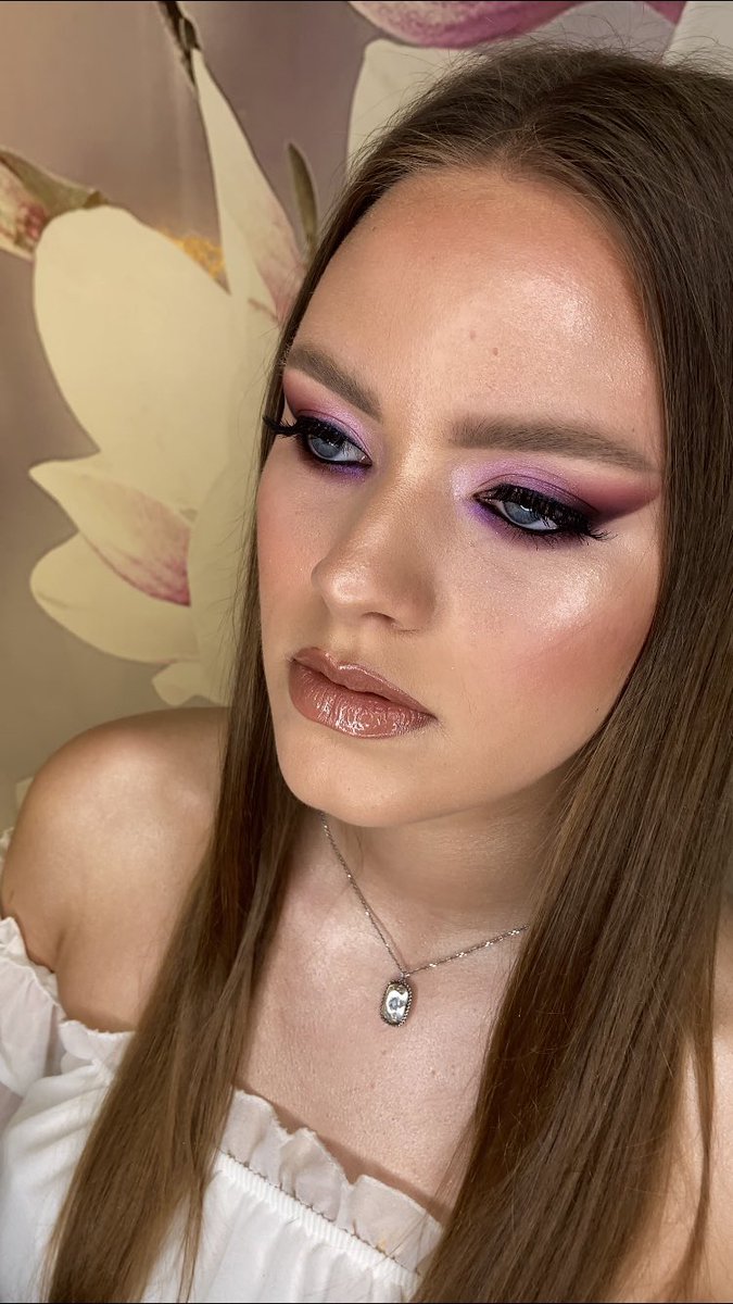 No filter😍 Straight from camera 😍 ✨love to show real skin on my models and how makeup looks in reality 💯 
Using <a href="/Makeupforever/">MAKE UP FOR EVER</a> reboot foundation
 <a href="/hudabeauty/">Huda Beauty</a> desert dusk and warm brown obsession palette
<a href="/PIXIBeauty/">Pixi by Petra</a> sugar blossom blush 
<a href="/ABHcosmetics/">Anastasia Beverly Hills</a> brow pomade taupe