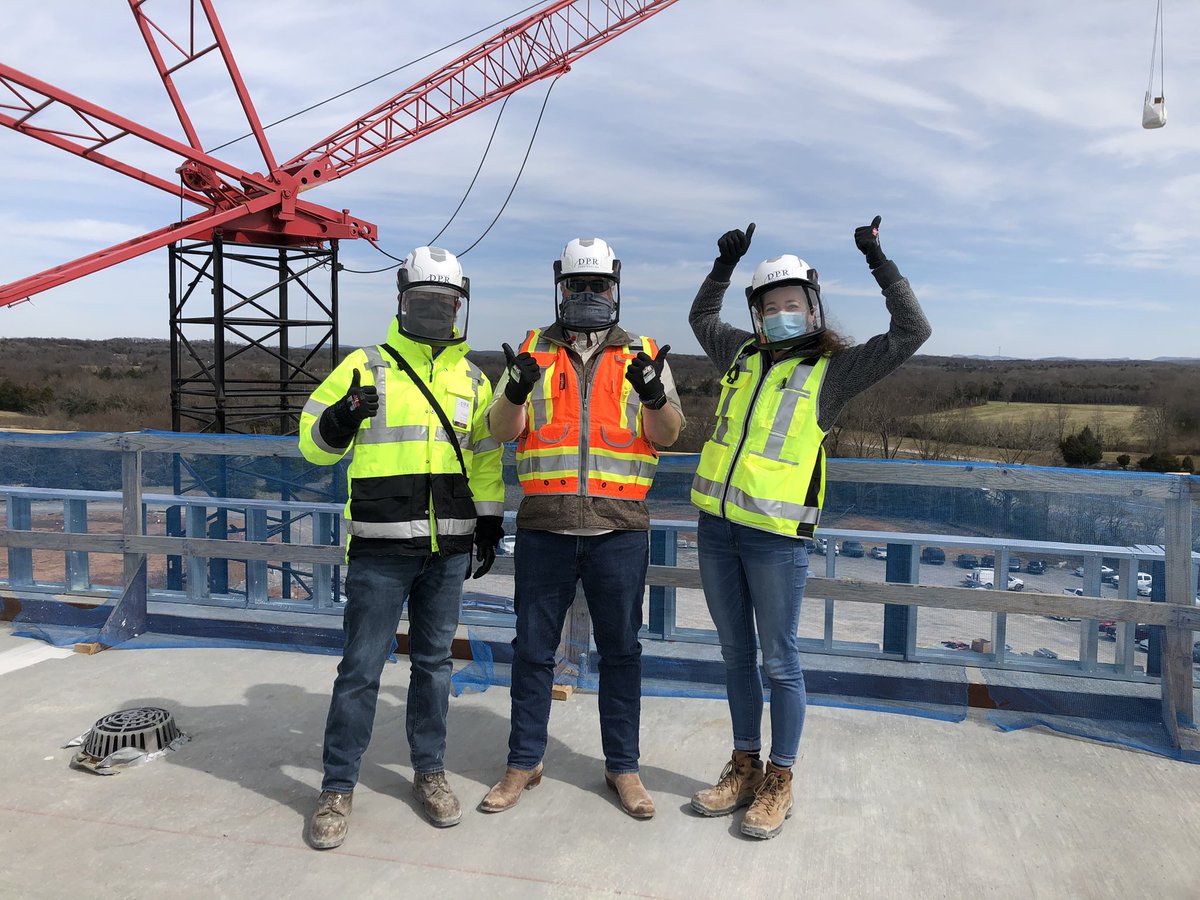 lizabeththeiss's tweet photo. For my teammates that really know me, they know me and heights are a huge challenge. Thank you to this team that helped me make it to the roof of SRM!!!! Bryan, Sam & Matt I appreciate your patience. What a view! #teamwork #beautifulproject #cheersquad https://t.co/fL7yPXCWwH
