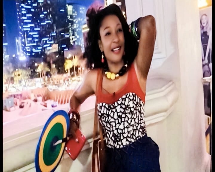 RachelBakam's tweet photo. We fly to Las Vegas tomorrow on Rachel the PIPER and guess what? We will be staying at the MGM GRAND HOTEL and so we get to attend a hot international boxing match between Manny Pacquiao and Bradley. We also get to interview a HOLLYWOOD STAR AARON ECKHART. https://t.co/p19Z4mHVUb