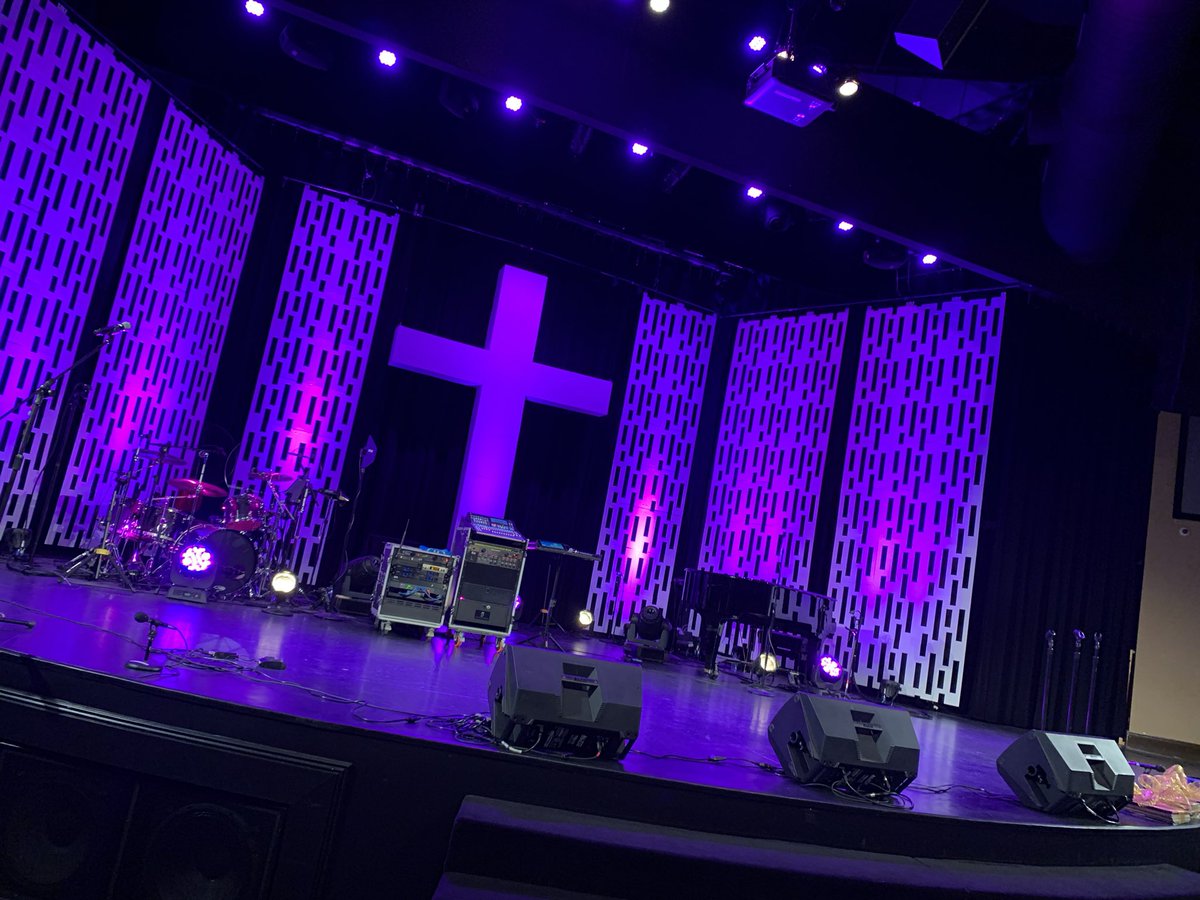 SoundsOfJericho's tweet photo. We were so honored and extremely humbled to participate and celebrate with @CrawfordLoritts and @fbconline last night.  What an incredible man of God and we are even more excited for what God has in store Dr. Crawford and his lovely wife Karen.  #ASweetEndingToANewBeginning https://t.co/SFkAYqU032